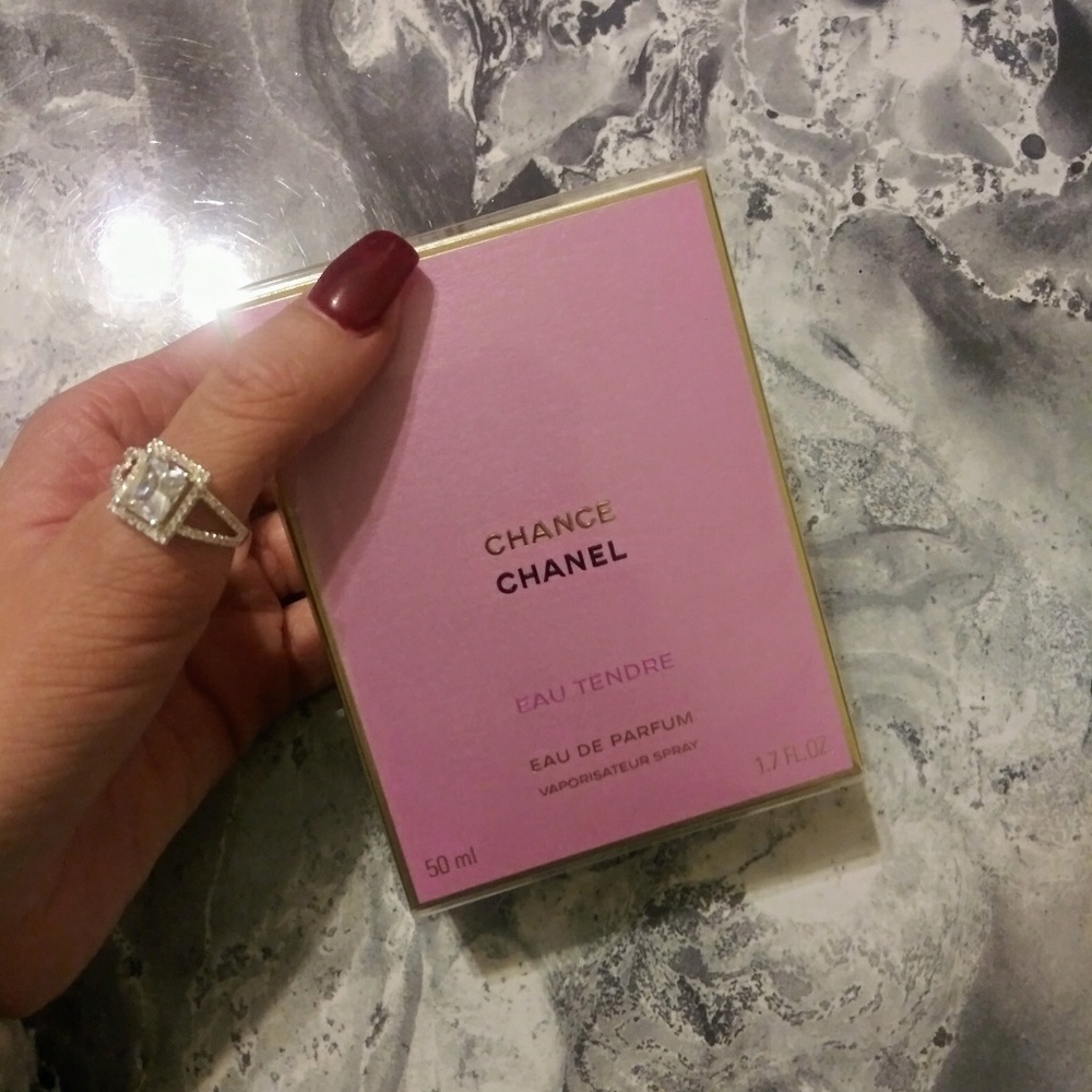 EDP 1.7 FL oz. Chanel Chance Tendre w/ pin